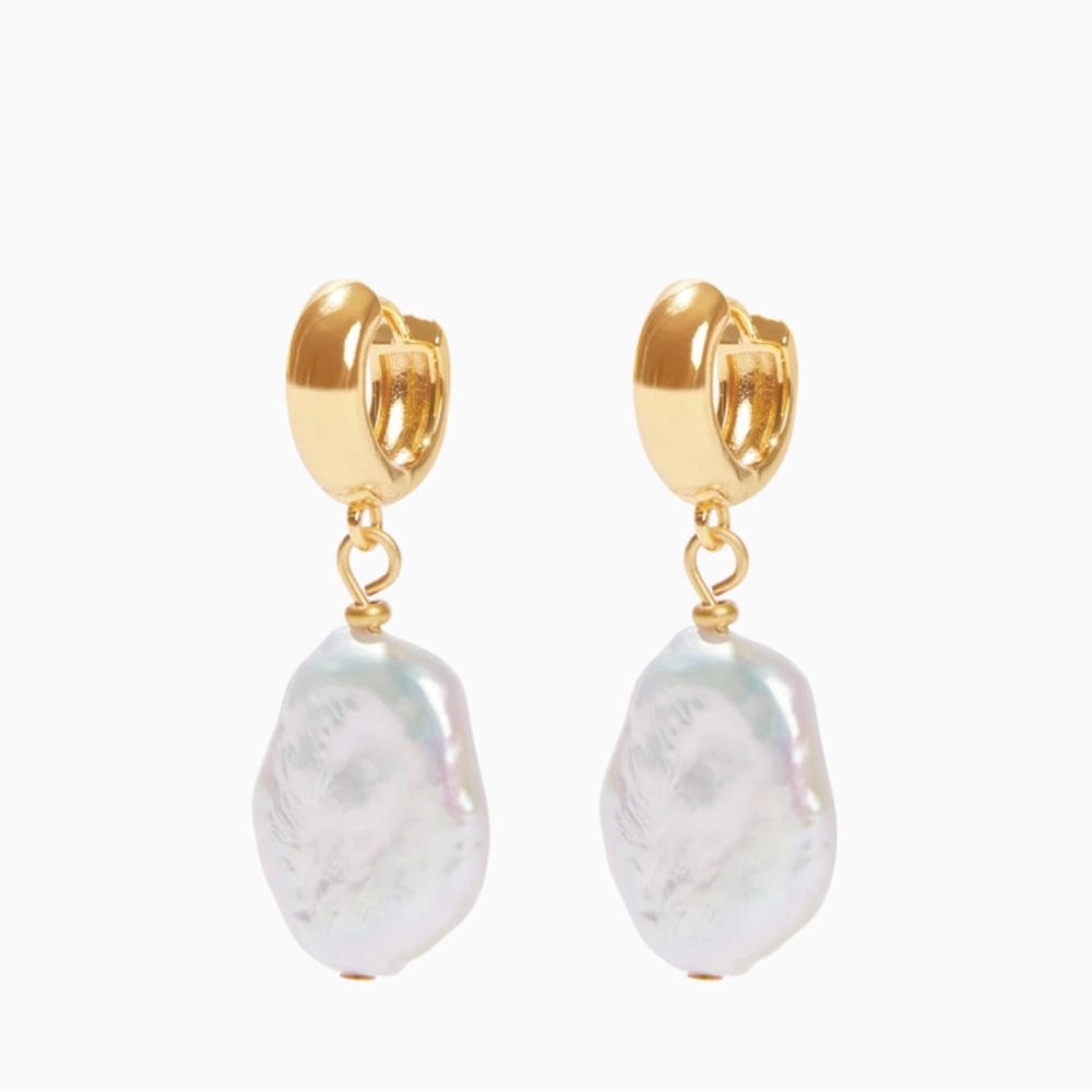 Elegant Gold and White Pearl Drop Earrings